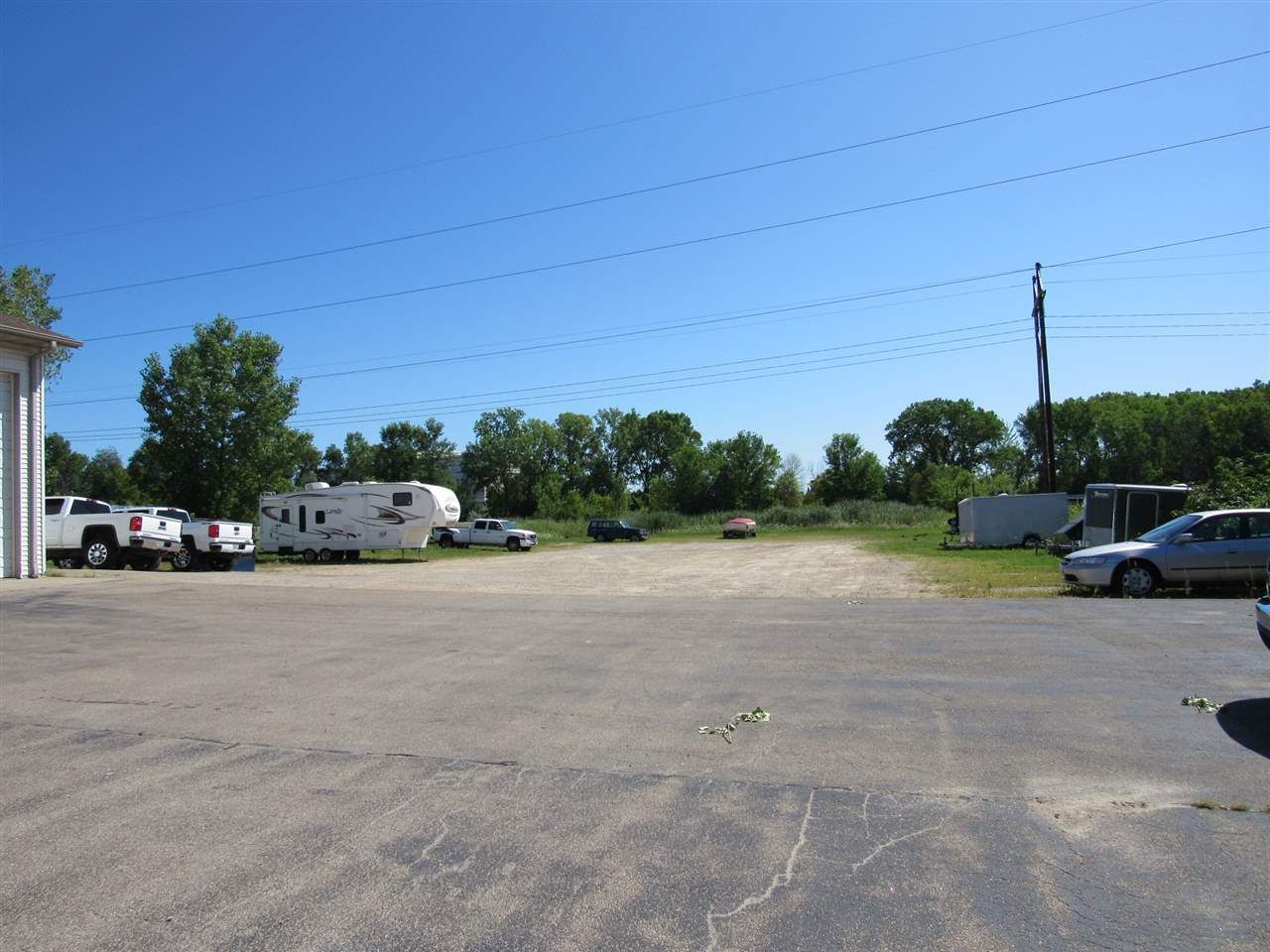 1694 N Silverspring Dr, Appleton, WI 54913